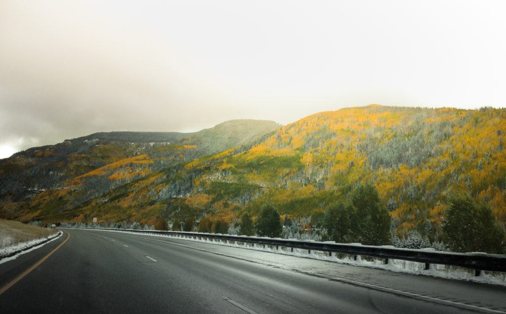 1-7-近韦尔(Vail) //乘坐这条公路旅行路线，体验科罗拉多州的秋天树叶，穿过该州最好的树叶。