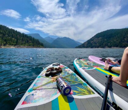 在蒙大拿的科莫湖发现最好的事情，包括顶级远足，在哪里租皮划艇和桨板，在哪里露营，等等。