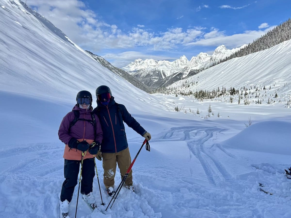 在卑诗省的粉公路滑雪:2周行程